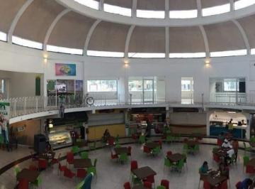 Local comercial · 300m² · Venta de Area Comercial en Campeche: Plaza Universidad