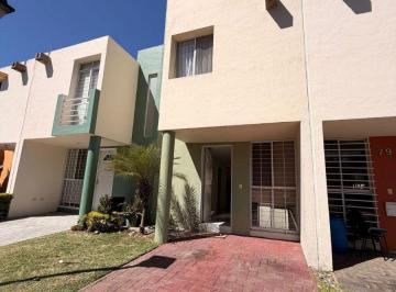 Casa de 3 habitaciones, San Pedro Tlaquepaque · Se Vende Casa en Coto Loreto II, San Pedro Tlaquepaque, Jalisco