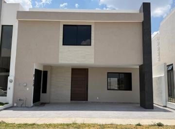 Casa · 235m² · 3 Recámaras · 2 Estacionamientos · Casa en Venta en Valles del Molino “b” León Guanajuato
