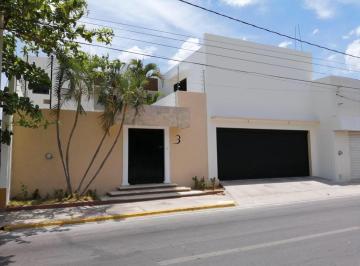 Casa · 590m² · 3 Recámaras · 4 Estacionamientos · Casas en Venta: Fracc. Bosques de Campeche