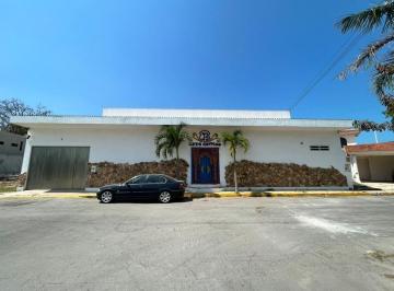 Casa · 461m² · 3 Recámaras · 2 Estacionamientos · Casa en Venta en Campeche: Col. Bosques de Campeche
