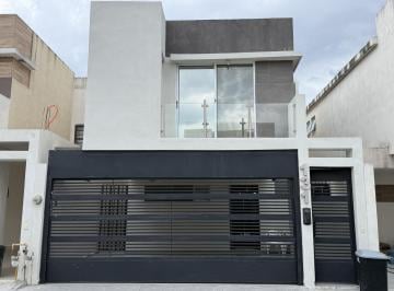 Casa · 181m² · 3 Recámaras · 2 Estacionamientos · Casa - Residencial Apodaca