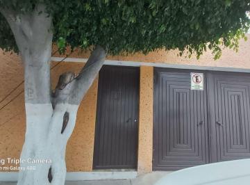 Casa de 4 habitaciones, Querétaro · Amplia Casa Bien Ubicada a 5 Min de Plaza La Victoria Queretaro
