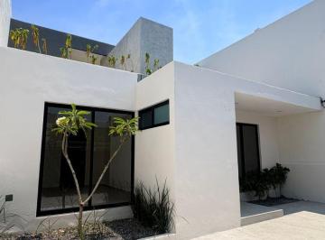 Casa de 3 habitaciones, Alvarado · Casa con Habitación en Planta Baja en Fracc. Lomas de La Rioja, Riviera Veracruzana