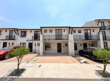 Casa de 3 habitaciones, Querétaro · Venta Casa en El Refugio | 3 Recámaras | Sala de Estudio Y/ Tv | Privada con Amenidades