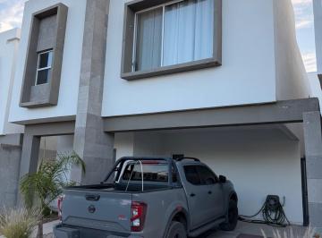 Casa · 187m² · 3 Recámaras · 2 Estacionamientos · Casa - Bosques Boreales