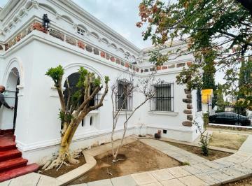 Casa · 625m² · 2 Recámaras · 4 Estacionamientos · Casa - Residencial Zarco