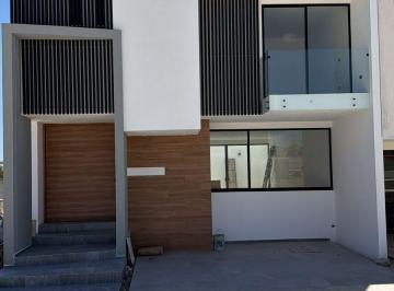 Casa · 260m² · 4 Recámaras · 2 Estacionamientos · Casa - Residencial Platinum