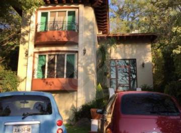 Casa · 351m² · 2 recámaras · 8 estacionamientos - Talavera Real Estate · Casa en Venta en Las Cañadas