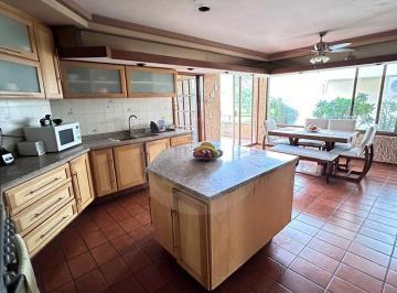 Ubicada en el exclusivo fraccionamiento Las Cañadas Country Club, esta espectacu · Casa en Venta en Las Cañadas