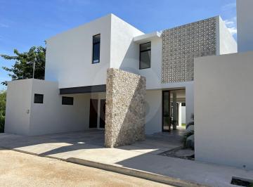 Casa · 253m² · 3 Recámaras · 2 Estacionamientos · Casa en Venta en Pueblo Dzitya