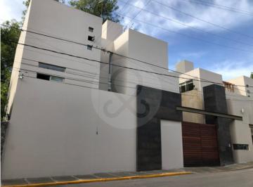 Casa en condominio · 180m² · 3 Recámaras · 2 Estacionamientos · Casa en Condominio en Venta en Lomas Quebradas