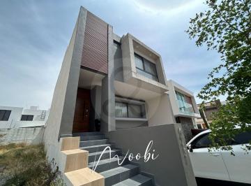 Casa en condominio · 321m² · 3 Recámaras · 3 Estacionamientos · Casa en Condominio en Venta en Condominio Santa Anita