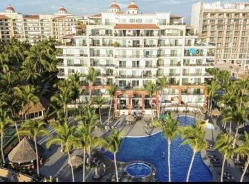 Departamento · 188m² · 2 Recámaras · 1 Estacionamiento · Playa Royale: Departamento en Venta en Flamingo