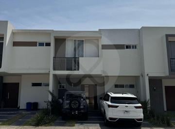 Casa · 150m² · 3 Recámaras · 2 Estacionamientos · Bellaterra: Casa en Venta en San Agustín