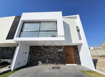 Casa en condominio · 193m² · 3 Recámaras · 2 Estacionamientos · Capital Norte: Casa en Condominio en Venta en La Cantera