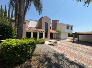 Casa · 726m² · 4 Recámaras · Casa en Venta, en Huertas La Joya Querétaro