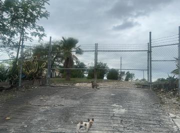 Terreno / Lote · 80m² · 1 Recámara · 10 Estacionamientos · Terreno en Renta en Los Girasoles Pesqueria