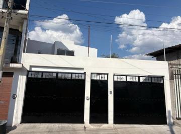 Casa · 160m² · 2 Estacionamientos · Casa - Unión