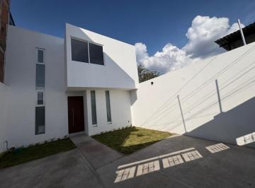 Casa · 160m² · 2 Estacionamientos · Casa - Unión