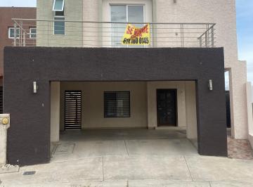 Casa de 3 habitaciones, Chihuahua · Casa en Cerrada Frente a Parque