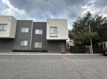 Casa · 160m² · 3 Recámaras · 2 Estacionamientos · Casa en Renta Amueblada y Equipada "Habitarea Homes" Juriquilla Santa Fe Queretaro
