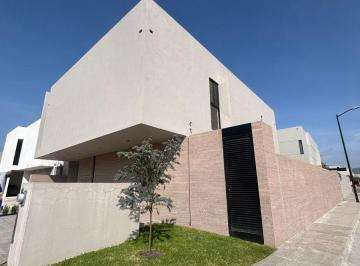 Casa en condominio de 3 habitaciones, Querétaro · Preciosa Casa de Esquina en Lomas del Campanario Norte