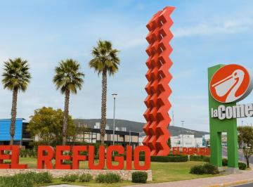 Terreno / Lote , Querétaro · Terreno en Venta El Refugio – Excelente Oportunidad / Lote Plano 135 m² Escriturado Crédito