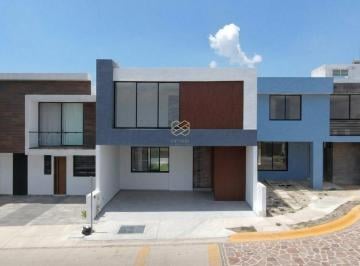 Casa · 232m² · 3 Recámaras · 2 Estacionamientos · Casa en La Querencia