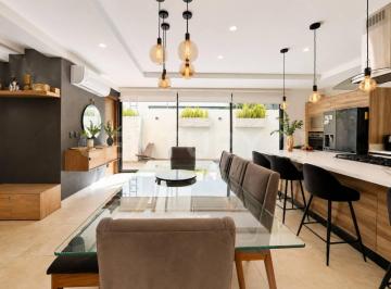Casa · 420m² · 4 Recámaras · 2 Estacionamientos · Casa en Venta en Arbolada Cancún | Doble Terreno | Rooftop | 4 Recámaras