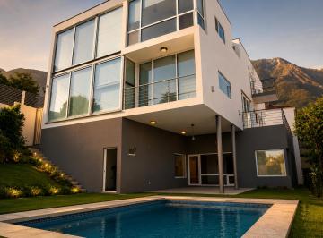 Casa de 4 habitaciones, San Pedro Garza García · Casa en Venta en Villa Montaña