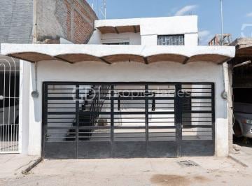 70177151a62bad702e9de7547c91f6cddb05aef54db651f7a2dc05791e90eab8 · Las Pintitas Casa Muy Amplia en Venta