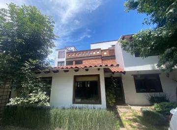Casa · 180m² · 3 Recámaras · 3 Estacionamientos · Casa Sola en Venta Metepec, Lázaro Cárdenas