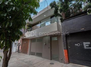 9727e1526020c023d5eeee1fb9e700479d4a8ed63e67361c959acddbd9981e64 · Medrano Casa Recien Remodelada en Venta
