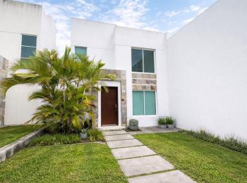 Casa · 118m² · 2 Recámaras · 1 Estacionamiento · Casa en Cluster con Alberca Frente Al Tec Milenio, Veracruz