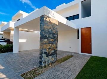 Casa en condominio · 218m² · 3 Recámaras · Casa en Venta en Conkal, Mérida | Alberca y Doble Altura