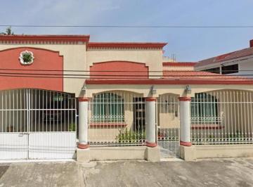 Casa de 4 habitaciones, Comalcalco · Excelente Casa en Venta Ubicada en Comalcalco Tabasco