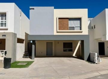 Casa de 3 habitaciones, Juárez · Casa en Área La Sarzana Brescia Residencial