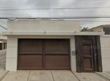 Casa de 4 habitaciones, Tampico · Venta de Casa en Colonia Petrolera, Tampico, Tamaulipas