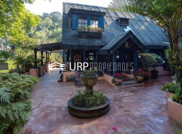Casa de 7 habitaciones, Valle de Bravo · Casa Única con Muelle Privado en Renta - Valle de Bravo