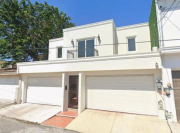 Casa de 3 habitaciones, Tampico · Casa en Venta en Colonia Petrolera, Tampico, Tamaulipas