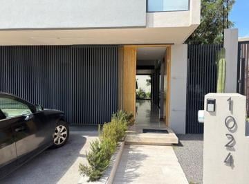 Casa en condominio de 3 habitaciones, Querétaro · Casa en Venta en Cond. Lago, Fracc. Cumbres del Lago Juriquilla Queretaro