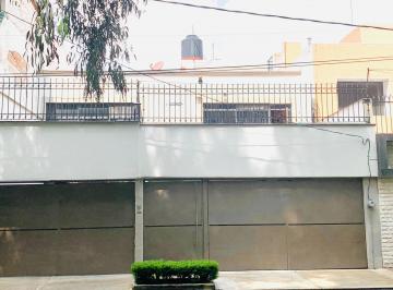 Casa de 4 habitaciones, Coyoacán · Excelente Oportunidad, Casa en Prado Churubusco: Amplitud, Ubicación y 3 Estac.