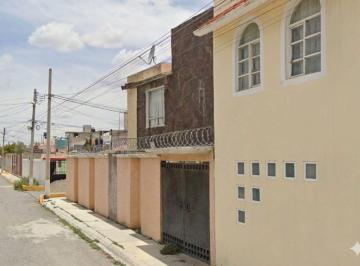 Casa de 4 habitaciones, Mineral de la Reforma · Venta de Casa en Calle Alfredo Rojas Corona Privadas del Parque