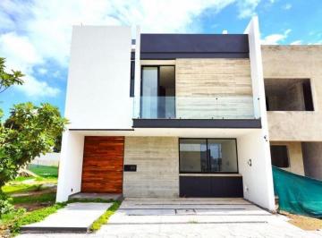 Casa en condominio de 5 habitaciones, Zapopan · Se Renta Casa en Coto Maple Valle Imperial