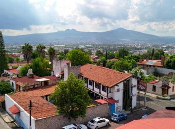 Oficina , Morelia · Oficinas/edificio en Renta en Vista Bella, Morelia, Michoacán