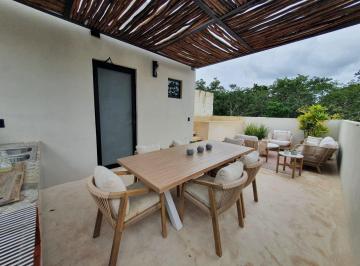 Casa · 209m² · 3 Recámaras · 2 Estacionamientos · Casa con Alberca y Rooftop en Venta en Tulum