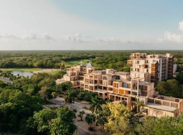 Departamento · 94m² · 2 Recámaras · 2 Estacionamientos · Departamento con Vista Al Campo de Golf en Venta Corasol Playa del Carmen