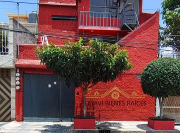 Casa de 5 habitaciones, Nezahualcóyotl · ¡Excelente Oportunidad de Inversión! Propiedad con Tres Viviendas y Ubicación Privilegiada