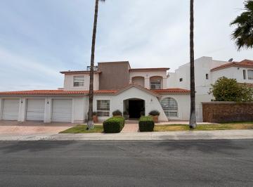 Casa de 3 habitaciones, Chihuahua · Casa en Venta en Arcadas